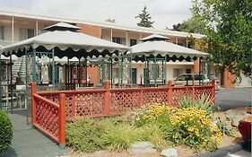 Meadow Court Inn - Ithaca
